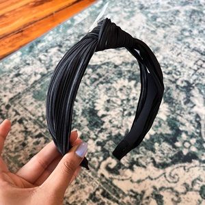 NWT Anthropologie Pleated knot headband